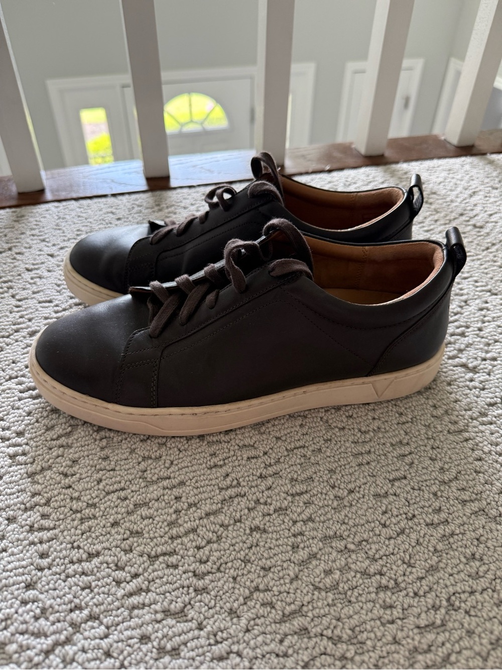 Vionic Men’s Brown Leather Sneakers - size 9. Worn Once
